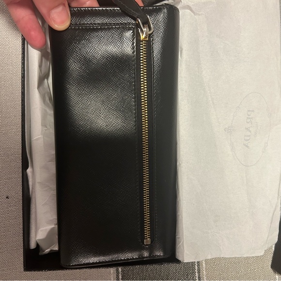 Prada black leather wallet - Picture 8 of 9